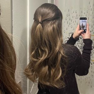 Ombré brown curly synthetic wig.